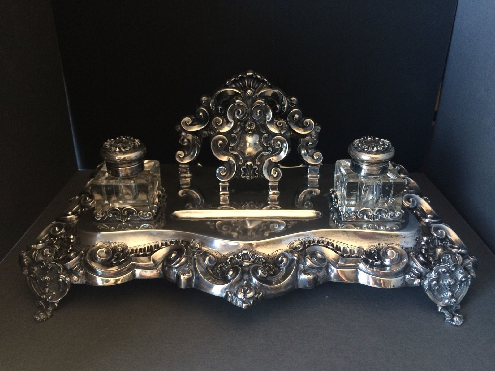 Encriers antiques : Un top 5 des pièces les plus chères sur eBay !